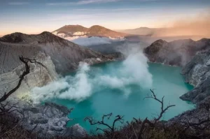 Kawah Ijen Banyuwangi, Permata Tersembunyi dengan Panorama Alam yang Memesona